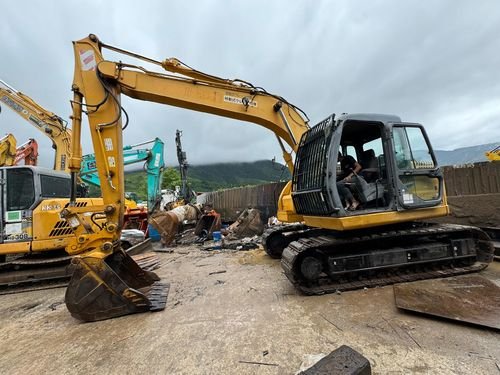 Kasus perusahaan terbaru tentang Kato HD513MR-6 Pemasangan pipa palu penghancur