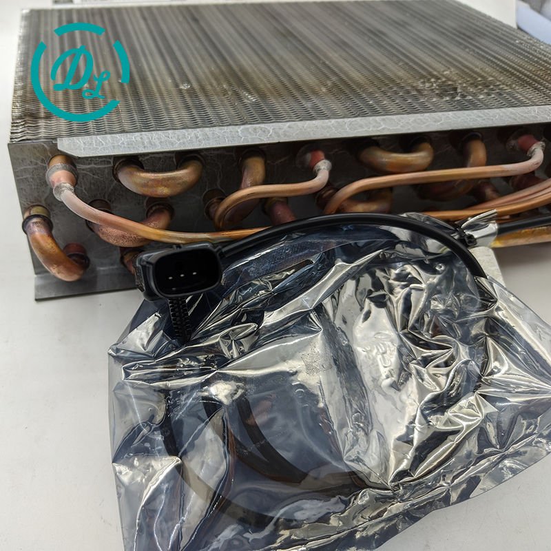 EexcavaStart T40180 Camera di evaporazione dell'escavatore OEM 7031403 con valvola di espansione 4