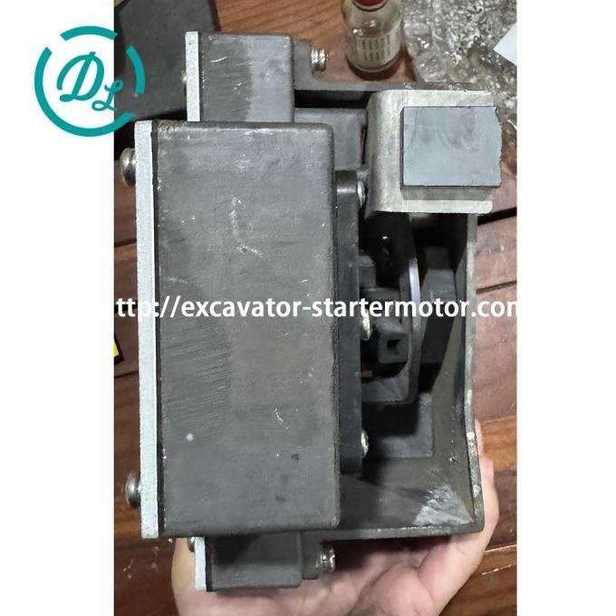 EexcavaStart CAT Control Shift Transmission 452-9831 for 120H 140H Excavators 0